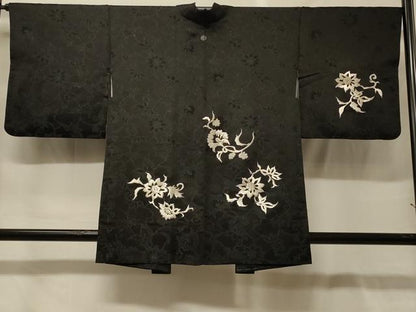 平和屋着物＃羽織　刺繍　更紗花文　黒地　銀糸　正絹　逸品　CABG8010in