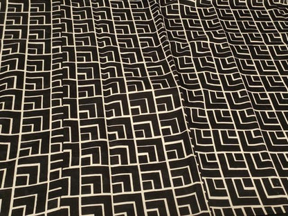 平和屋着物＃道行コート　幾何学文様　黒地　正絹　逸品　CABG8075in