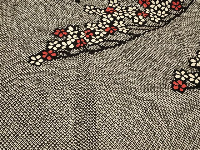平和屋着物＃羽織　総絞り　枝花文　黒地　正絹　逸品　未使用　CABG8083in