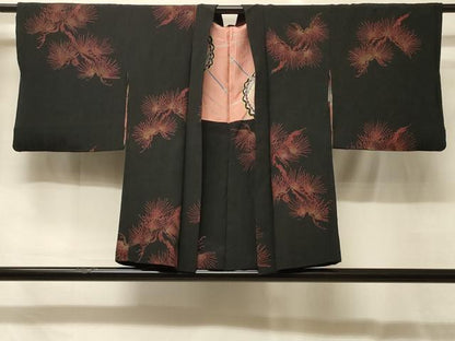 平和屋着物＃羽織　枝松葉文　黒地　金彩　正絹　逸品　CABG8174in