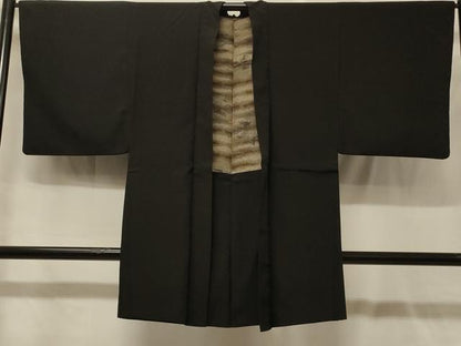 平和屋着物＃男性　長羽織　黒地　正絹　逸品　CABG8190in