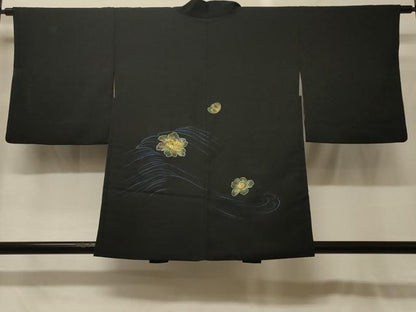 平和屋着物＃羽織　駒刺繍　流水舞花文　黒地　正絹　逸品　CABG8223in