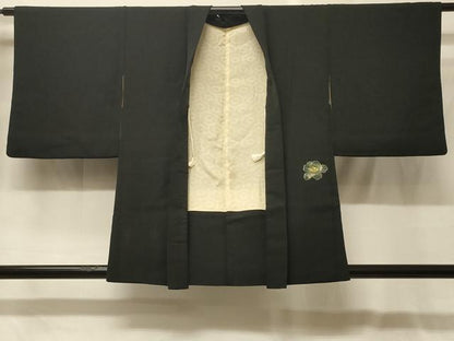 平和屋着物＃羽織　駒刺繍　流水舞花文　黒地　正絹　逸品　CABG8223in