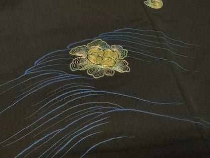 平和屋着物＃羽織　駒刺繍　流水舞花文　黒地　正絹　逸品　CABG8223in