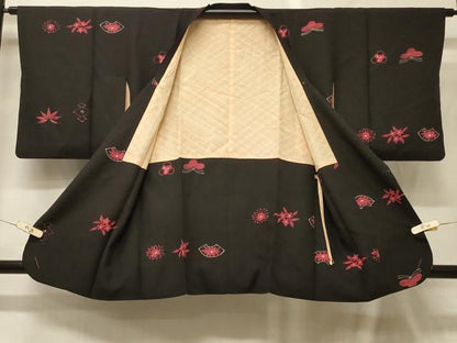 平和屋着物＃道行コート　ろうけつ染め　吉祥草花文　黒地　正絹　逸品　CABG8233in