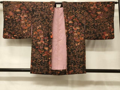平和屋着物＃羽織　草花文　黒地　鬼しぼ縮緬　正絹　逸品　CABG8256in