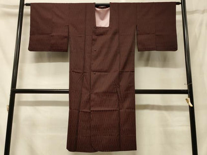 平和屋着物＃道行コート　雨コート　幾何学文様　黒地　ロング丈　正絹　逸品　CABG8270in