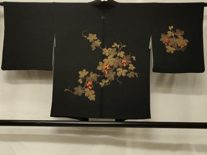 平和屋着物＃羽織　駒刺繍　葡萄蔦の葉文　黒地　正絹　逸品　CABG8325in