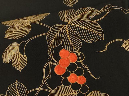 平和屋着物＃羽織　駒刺繍　葡萄蔦の葉文　黒地　正絹　逸品　CABG8325in