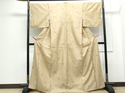 平和屋着物●小紋　舞花びら　洗える着物　未使用　CABG8415th