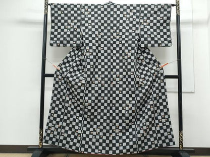 平和屋着物●小紋　格子宝尽くし文　黒地　洗える着物　CABG8444th