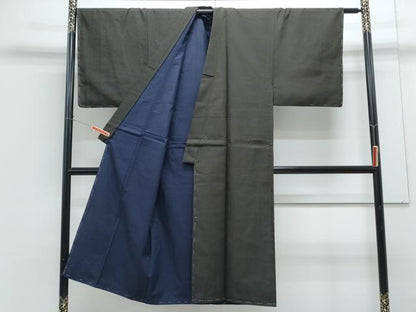 平和屋着物●男性　お召　色無地　正絹　憲法黒茶色　逸品　未使用　CABG8505th