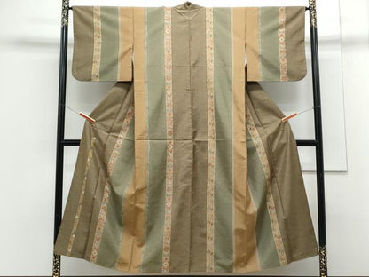 平和屋着物●本場大島紬　うさぎ　花唐草間道　正絹　逸品　CABG8506th