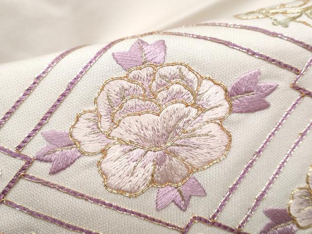 平和屋着物●九寸名古屋帯　総刺繍　駒刺繍　菱天井花文　銀通し地　正絹　逸品　CABG8903hy