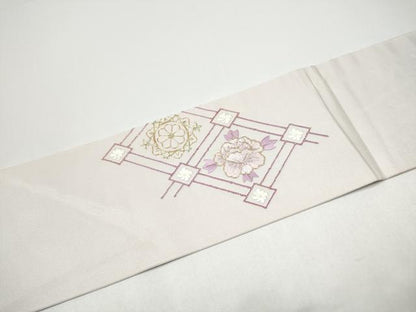 平和屋着物●九寸名古屋帯　総刺繍　駒刺繍　菱天井花文　銀通し地　正絹　逸品　CABG8903hy