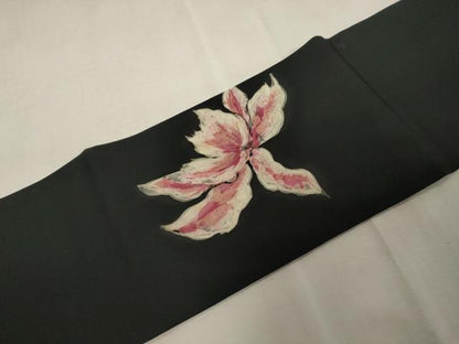 平和屋着物●塩瀬　九寸名古屋帯　作家物　手描き　ろうけつ染め　カトレア　黒地　正絹　逸品　CABG9520dy