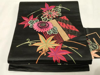 平和屋着物●アンティーク　大正ロマン　九寸名古屋帯　総手刺繍　草花文　黒地　金糸　正絹　逸品　CABG9521dy