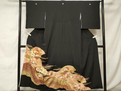 平和屋着物■豪華黒留袖　駒刺繍　地紙流水鴛鴦枝花文　暈し染め　金彩　正絹　逸品　CABH0435ev