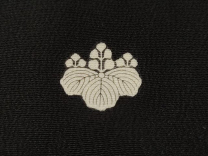 平和屋着物■豪華黒留袖　駒刺繍　地紙流水鴛鴦枝花文　暈し染め　金彩　正絹　逸品　CABH0435ev