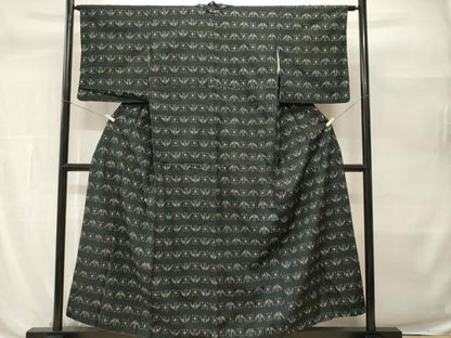 平和屋着物■上質な紬　絵絣文　黒地　正絹　逸品　CABH0507ev