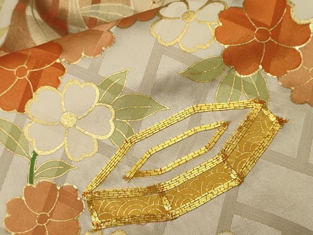 平和屋着物■豪華振袖　駒刺繍　貝桶草花文　金彩　正絹　逸品　CABH0749ev