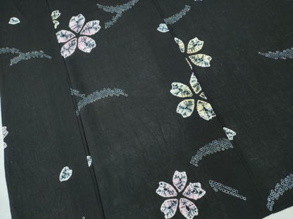 平和屋着物∴夏物　浴衣　有松鳴海絞り　芝草舞桜　黒地　綿　逸品　未使用　CABH1337ng