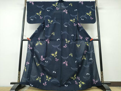 平和屋着物∴夏物　浴衣　有松鳴海絞り　芝草舞蝶文　濃紺色　綿　逸品　未使用　CABH1338ng