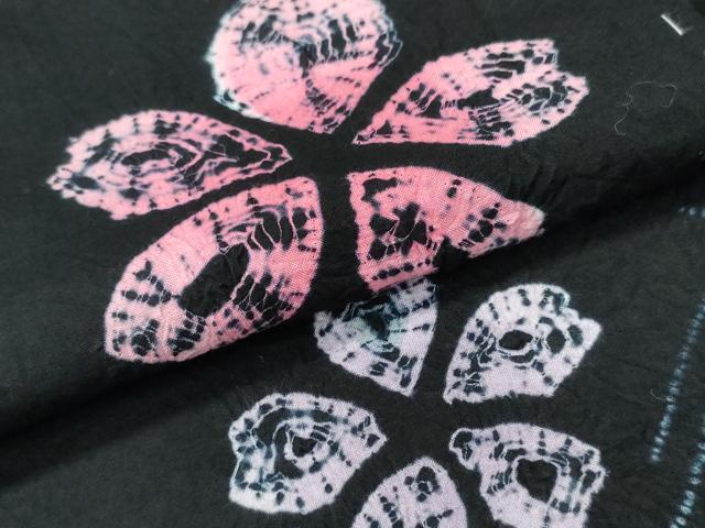 平和屋着物∴夏物　浴衣　有松鳴海絞り　舞桜　黒地　綿　逸品　未使用　CABH1345ng