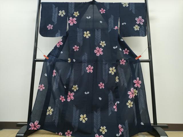 平和屋着物∴夏物　浴衣　有松鳴海絞り　舞桜　濃紺地　綿　逸品　未使用　CABH1414ng