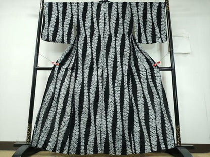 平和屋着物∴夏物　浴衣　有松鳴海絞り　枝葉文　黒地　綿　逸品　CABH1471ng