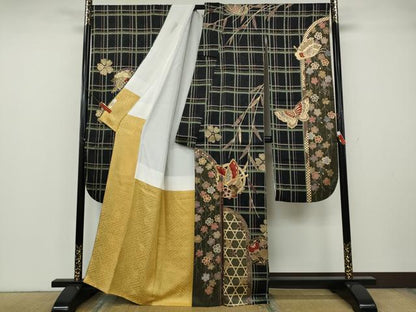 平和屋着物●豪華振袖　駒刺繍　花蝶丸文　金彩　正絹　逸品　CABH2428ut