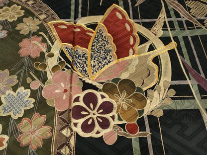 平和屋着物●豪華振袖　駒刺繍　花蝶丸文　金彩　正絹　逸品　CABH2428ut