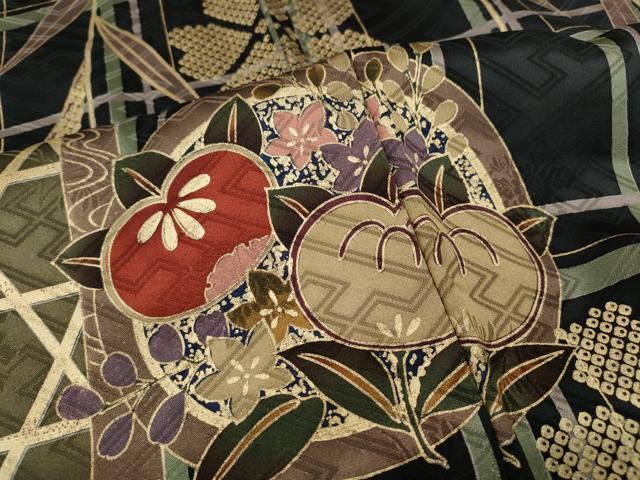 平和屋着物●豪華振袖　駒刺繍　花蝶丸文　金彩　正絹　逸品　CABH2428ut