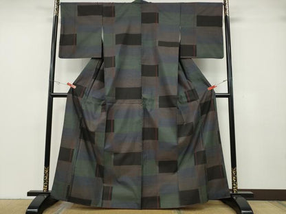 平和屋着物●本場大島紬　9マルキ　格子柄　正絹　逸品　CABH2451ut
