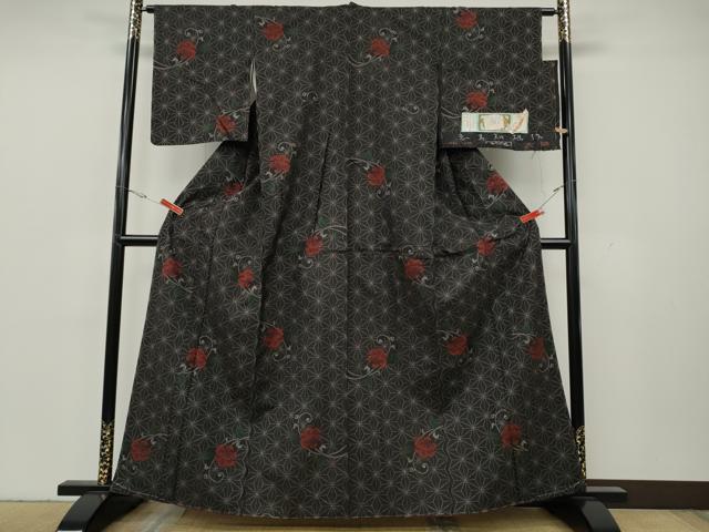 平和屋着物●本場大島紬　9マルキ　麻の葉枝花文　恵大島紬織物謹製　証紙付き　正絹　逸品　CABH2504ut