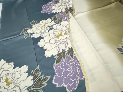 平和屋着物●豪華振袖　駒刺繍　舞花文　暈し染め　金彩　仮絵羽　逸品　未使用　CABH2533ut