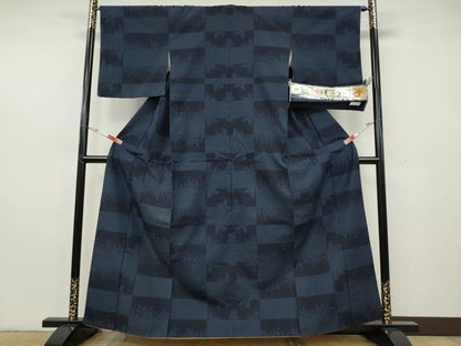 平和屋着物●本場真綿結城紬　100亀甲　横段舞蝶草木文　証紙付き　正絹　逸品　CABH2612ut