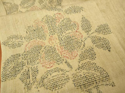 平和屋着物●本場結城紬　重要無形文化財　100亀甲　枝花文　飛び亀甲柄　正絹　逸品　CABH2621ut