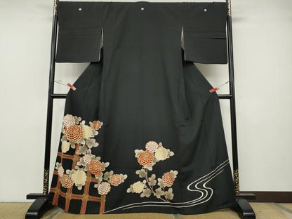 平和屋着物●豪華黒留袖　駒刺繍　枝花文　金彩　正絹　逸品　CABH2738ut