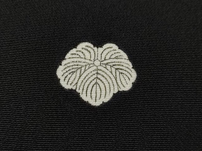平和屋着物●豪華黒留袖　駒刺繍　枝花文　金彩　正絹　逸品　CABH2738ut