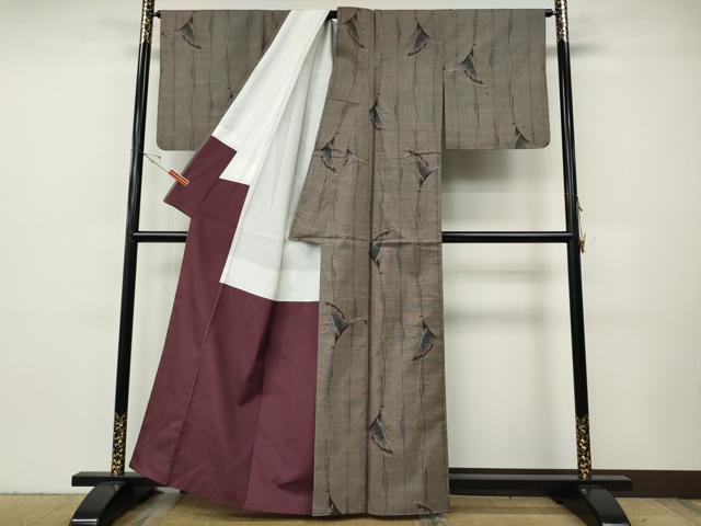平和屋着物●本場大島紬　泥染め　舞花文　碇元織物謹製　証紙付き　正絹　逸品　CABH2749ut