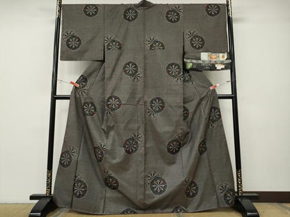 平和屋着物●本場大島紬　7マルキ　御所車花文　恵大島絹織物謹製　証紙付き　正絹　逸品　CABH2759ut