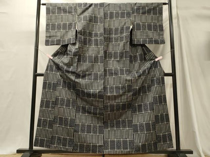 平和屋着物■上質な紬　幾何学文　黒地　正絹　逸品　CABH3164oy
