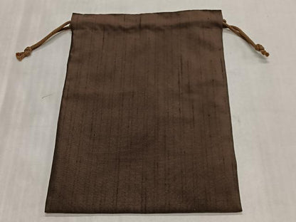 平和屋着物∞男性　角袖　紬地　憲法茶色　巾着付き　正絹　逸品　未使用　CABH3296ua