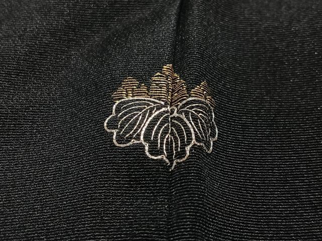 平和屋着物＃羽織　寿光織　草花文　黒地　金糸　正絹　逸品　CABH3320ua
