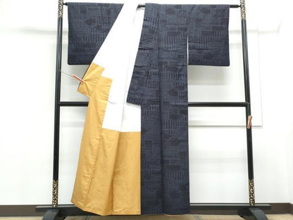 平和屋着物●本場結城紬　重要無形文化財　80亀甲　吉祥文　ほてい屋扱い　井上商事謹製　証紙付き　正絹　逸品　CABH3610th