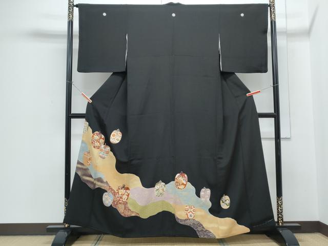 平和屋着物●創業460年・千總　黒留袖　駒刺繍　陶器花文　金彩　高島屋扱い　正絹　逸品　CABH3621th