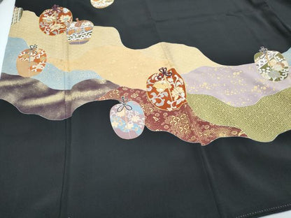 平和屋着物●創業460年・千總　黒留袖　駒刺繍　陶器花文　金彩　高島屋扱い　正絹　逸品　CABH3621th