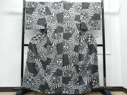 平和屋着物●創業140年　小糸染芸の四代目　小糸敏夫　小紋　片輪車文　正絹　逸品　CABH3733th