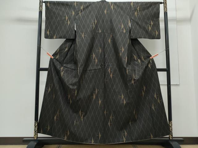 平和屋着物●本場大島紬　7マルキ　菱飛鶴文　正絹　逸品　CABH3739th
